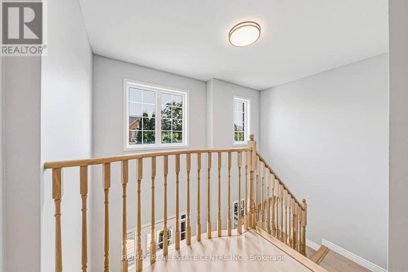 141 Lavery Heights — photo 15 of 38