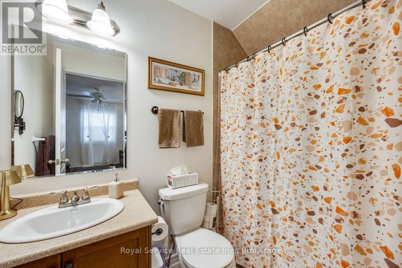 320 Strachan Street — photo 26 of 39