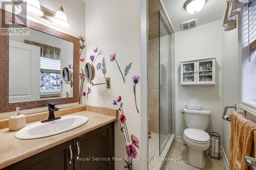 320 Strachan Street — photo 32 of 39