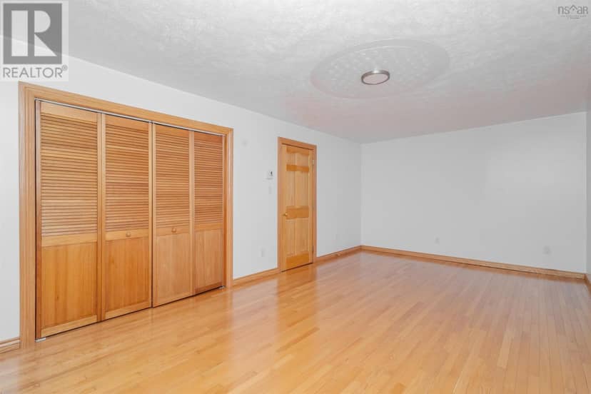 1541 Gabarus Highway — photo 16 of 40