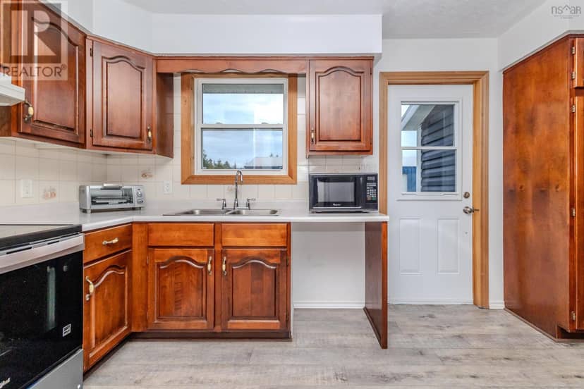 1541 Gabarus Highway — photo 11 of 40