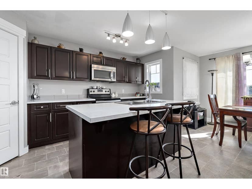 7 Sandalwood Pl, Leduc, photo 2