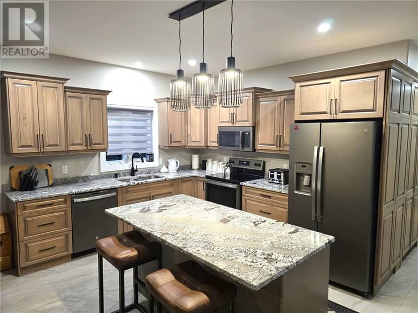 51 Oak St, Capreol, photo 3