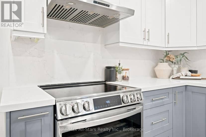 263 Union Avenue — photo 11 of 37