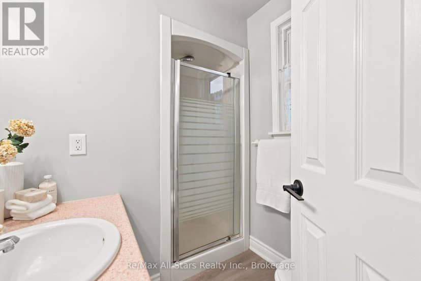 263 Union Avenue — photo 22 of 37