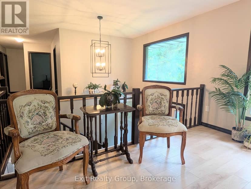 456 Parkview Court, Midland, photo 8