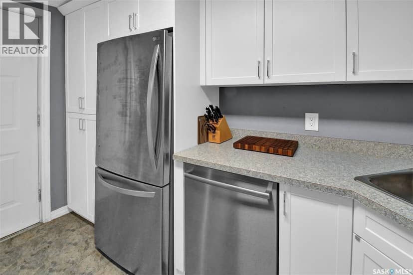 310 J Avenue N — photo 13 of 25