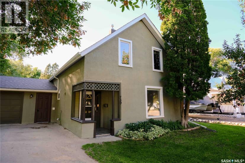 730 Colbourne STREET, Lumsden