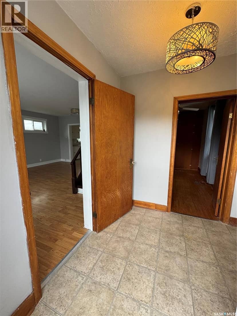 529 Albert STREET — photo 21 of 40