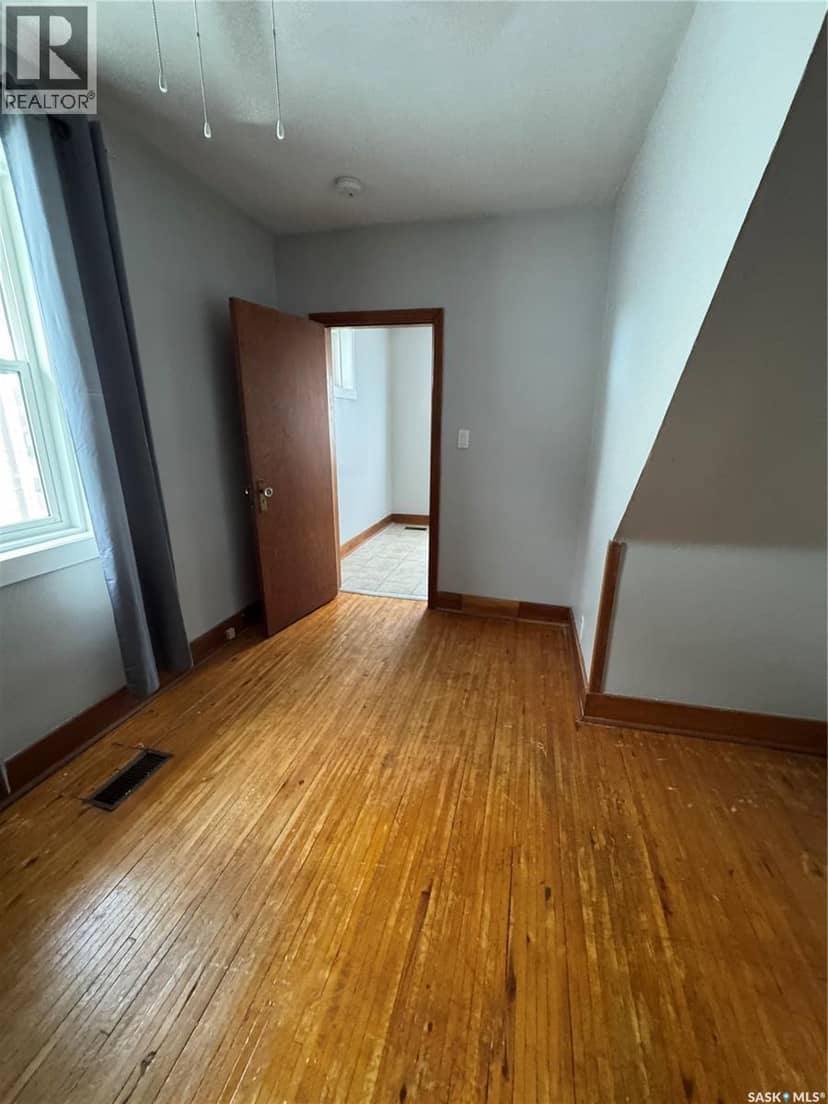 529 Albert STREET — photo 23 of 40