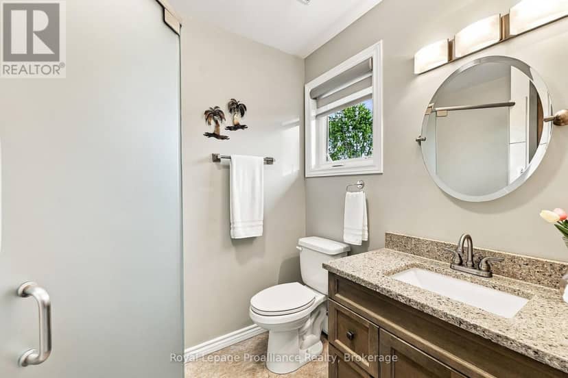 110 Lakehurst Street — photo 25 of 40