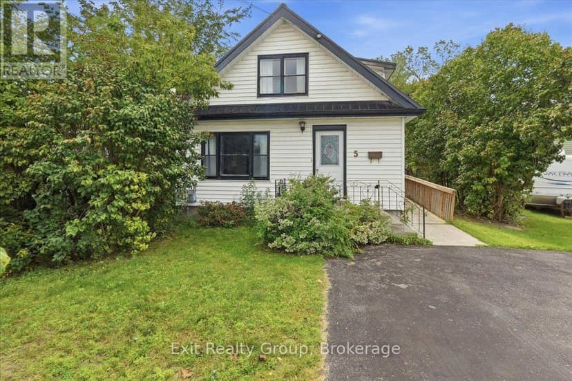 5 Charlotte Street — photo 1 of 24