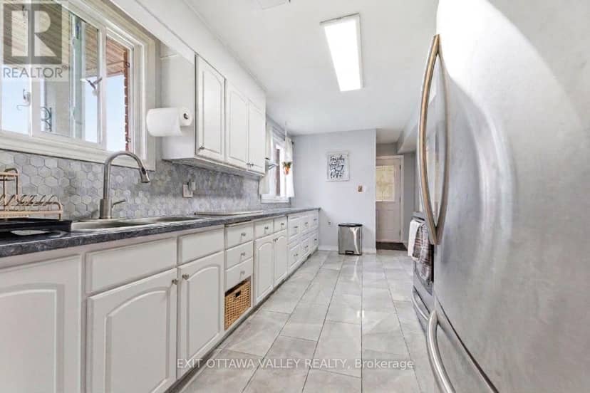 13 Tamarack Street — photo 8 of 29