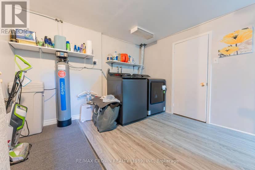 13 Pine Crescent — photo 32 of 40
