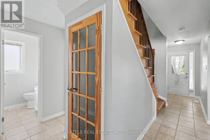 721 Morewood Crescent — photo 3 of 29