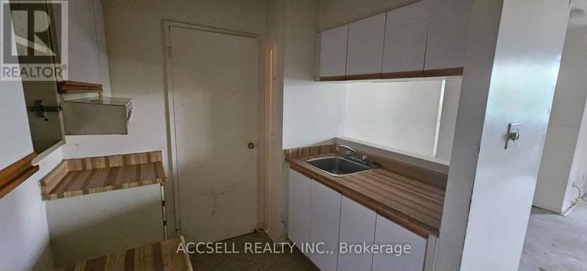 106 - 191 Parkdale Avenue — photo 10 of 18