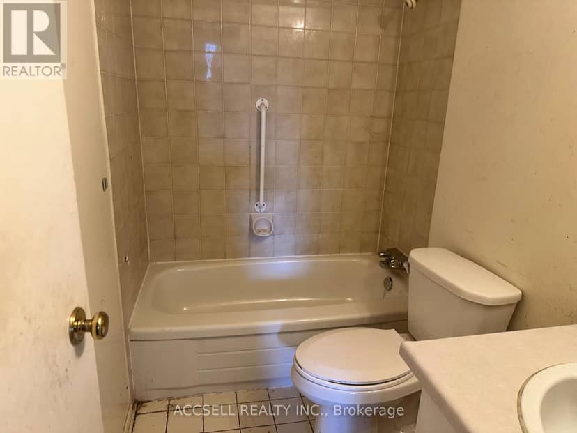 106 - 191 Parkdale Avenue — photo 17 of 18