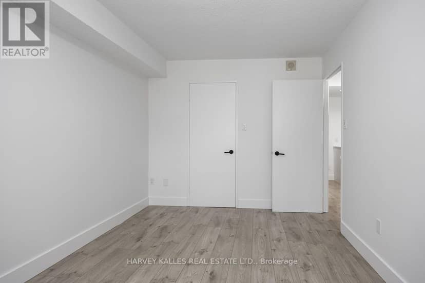 110 - 3000 Bathurst Street — photo 11 of 13