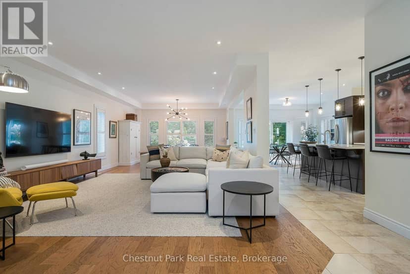 35 Kayla Crescent — photo 11 of 40