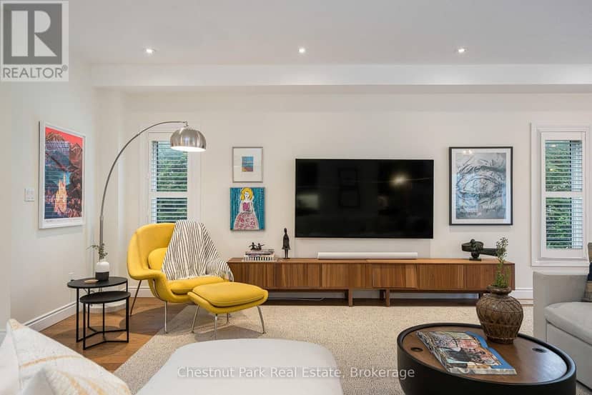 35 Kayla Crescent — photo 18 of 40
