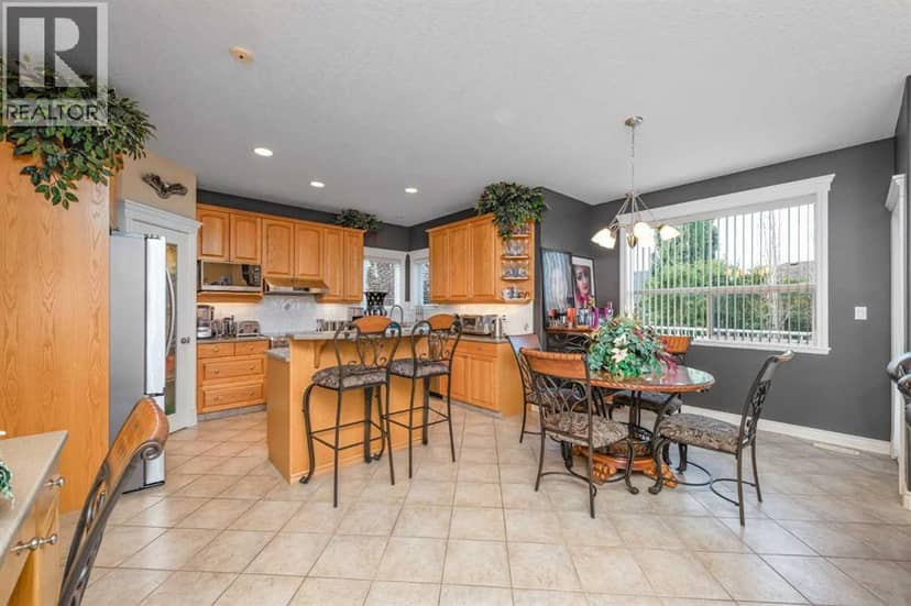 112 Cove Crescent — photo 12 of 39
