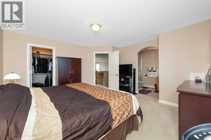 112 Cove Crescent — photo 25 of 39