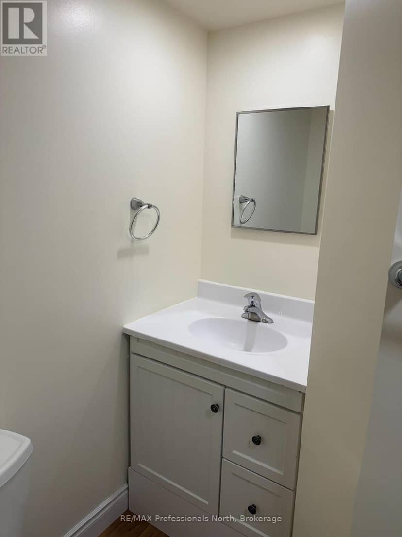 711 Muskoka 3 Road N — photo 16 of 38