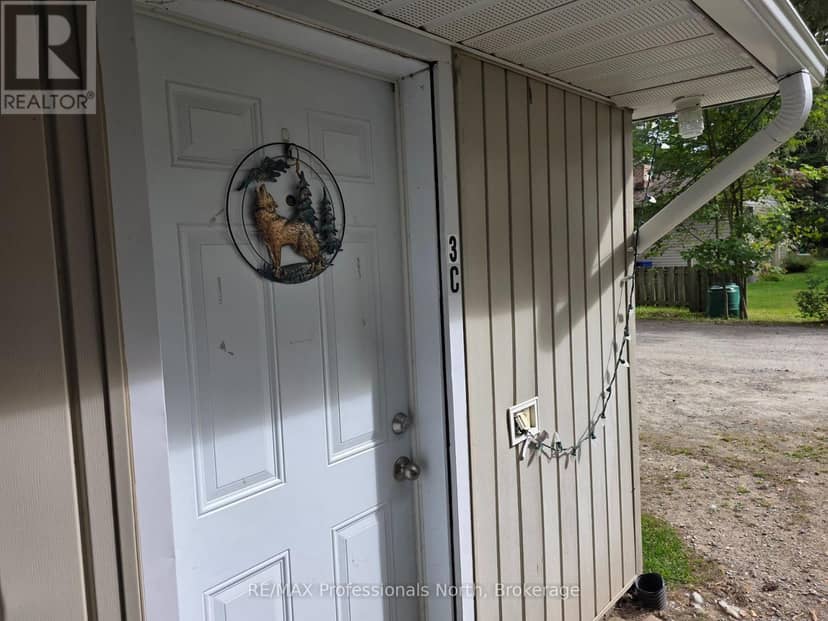 711 Muskoka 3 Road N — photo 18 of 38