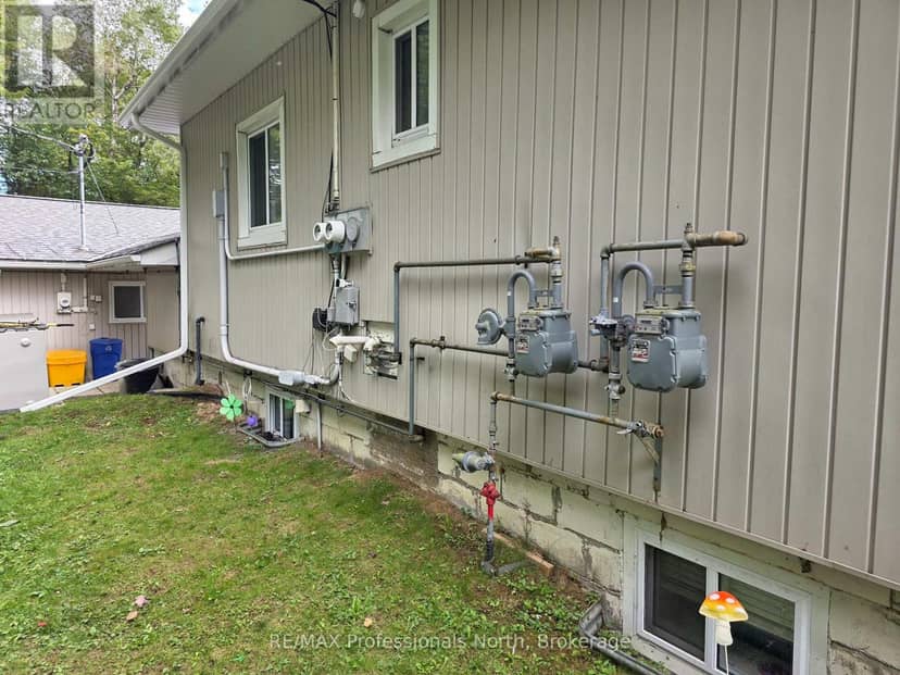 711 Muskoka 3 Road N — photo 36 of 38