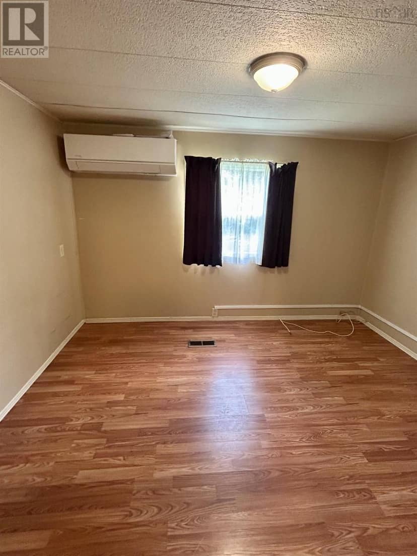 25 King Street — photo 13 of 24