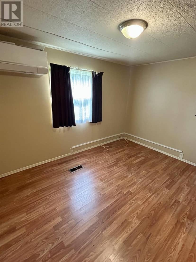 25 King Street — photo 14 of 24