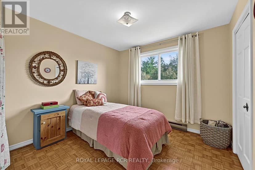 1049 Elgin Street — photo 12 of 37