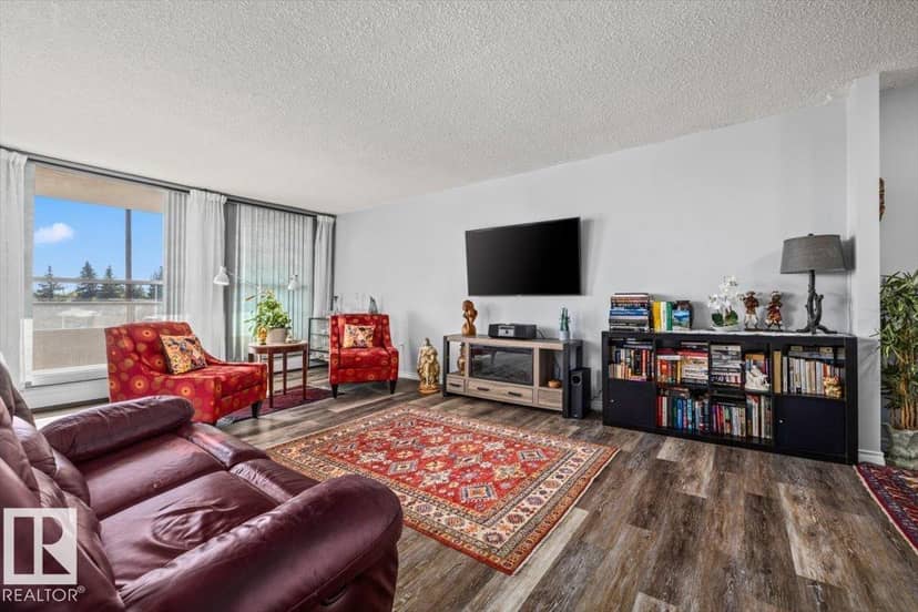 #210 13910 Stony Plain Rd NW, Edmonton, photo 3