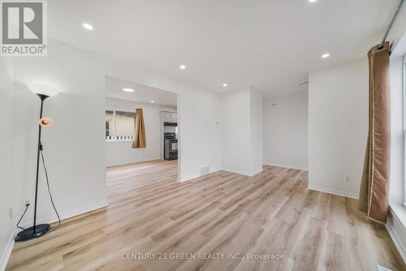 132 Carlton Street — photo 10 of 31