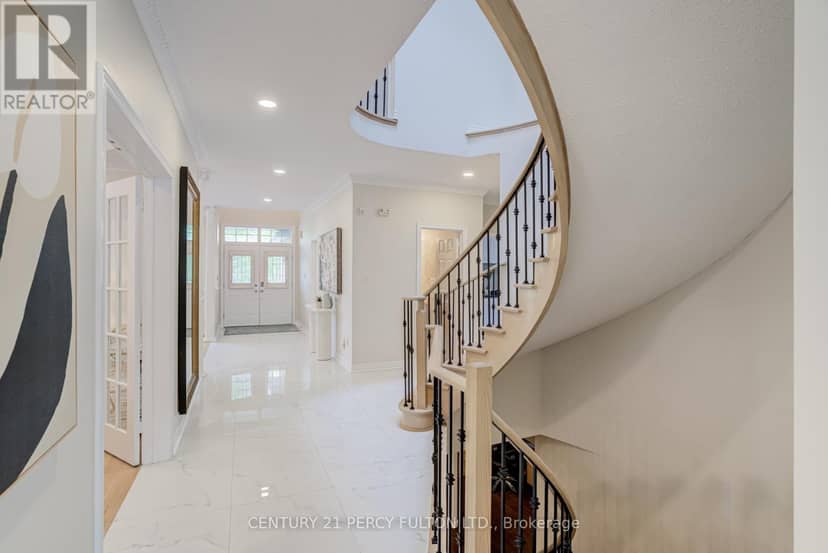 118 Village Gate Drive — photo 13 of 40
