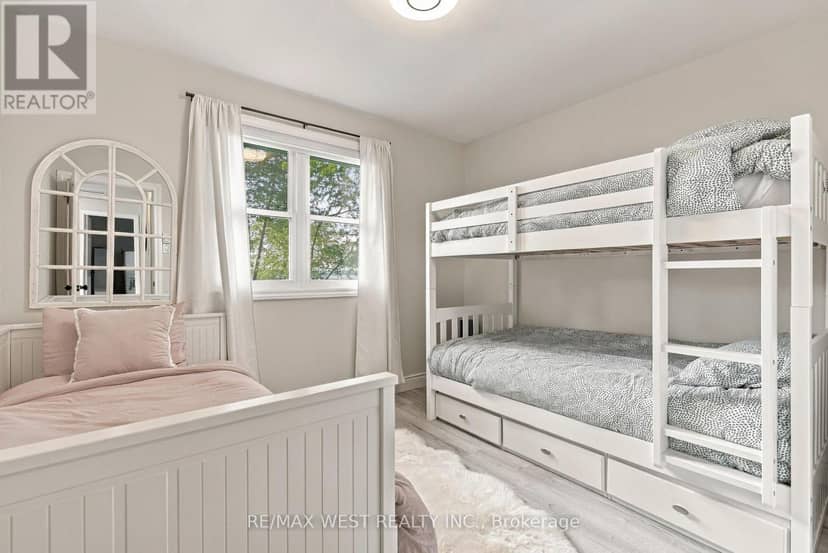 740 Broadview Avenue — photo 11 of 21
