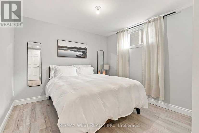 740 Broadview Avenue — photo 13 of 21