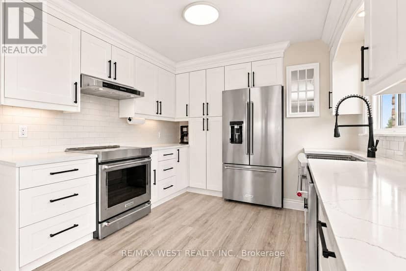 740 Broadview Avenue — photo 9 of 21