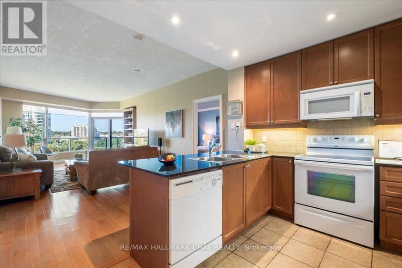 602 - 33 Ellen Street — photo 12 of 40