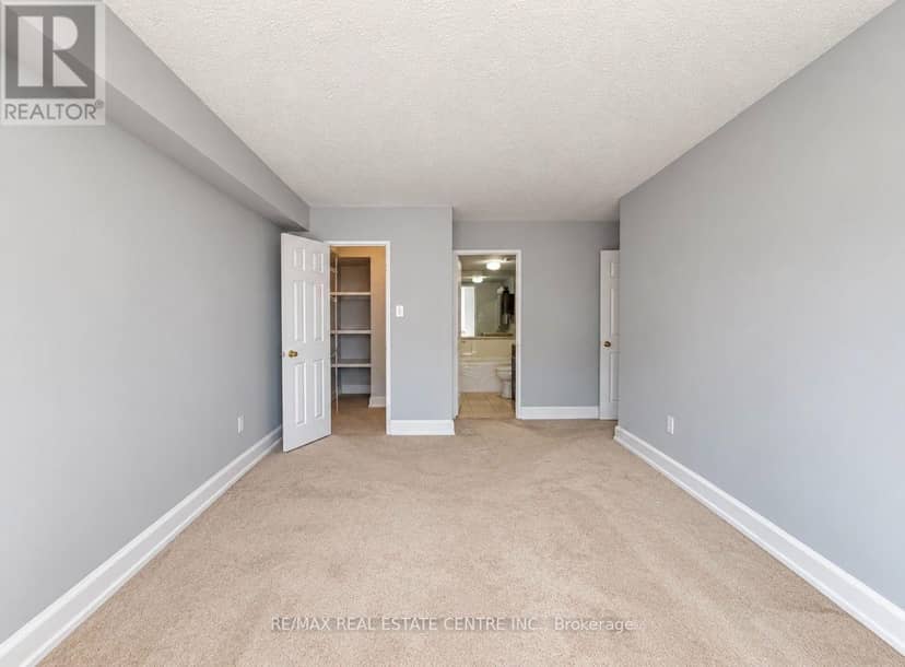 910 - 5 Lisa Street — photo 9 of 36