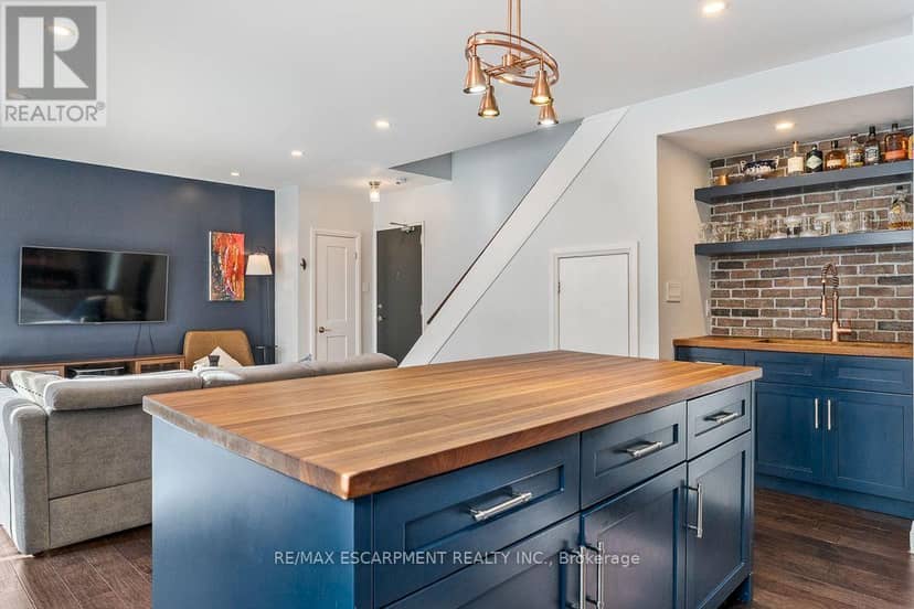 5 - 469 Claridge Road — photo 10 of 27