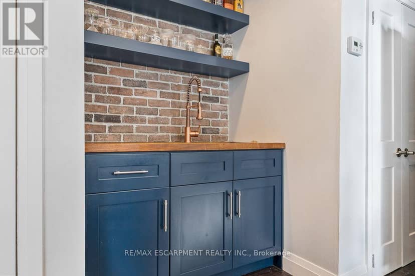 5 - 469 Claridge Road — photo 11 of 27