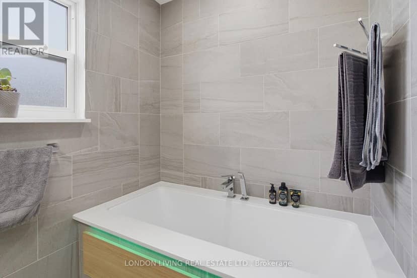470 Coombs Avenue — photo 22 of 40