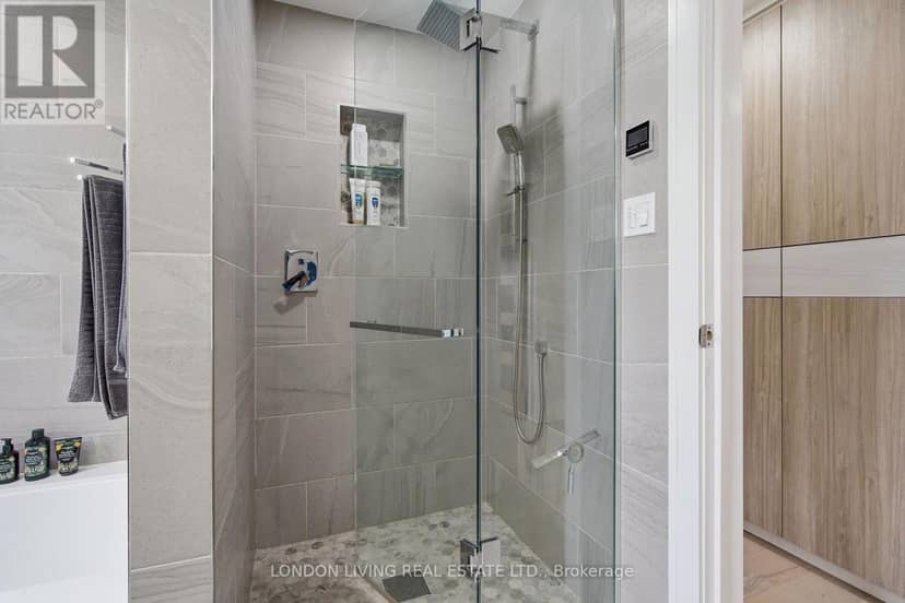 470 Coombs Avenue — photo 23 of 40