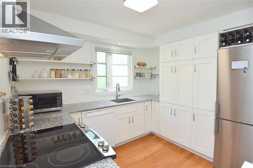 49 PARK Street E — photo 10 of 40