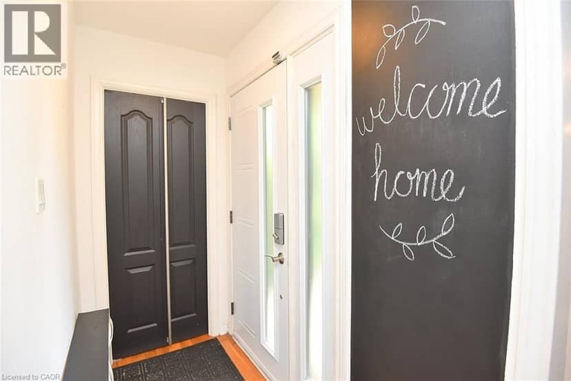 49 PARK Street E, Dundas, photo 3
