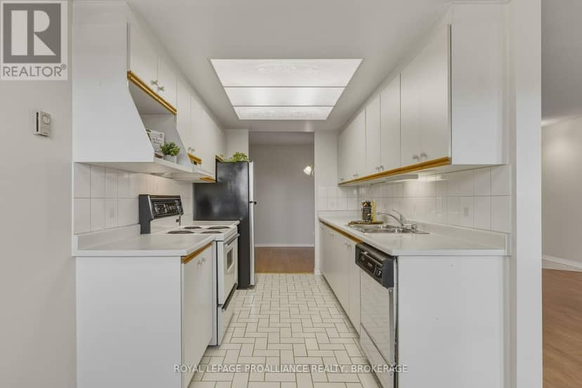 405 - 649 Davis Drive — photo 16 of 40
