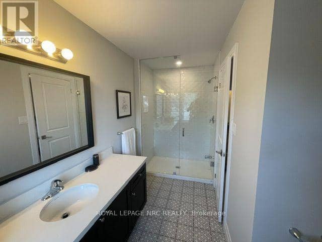 4839 Pettit Avenue — photo 8 of 12