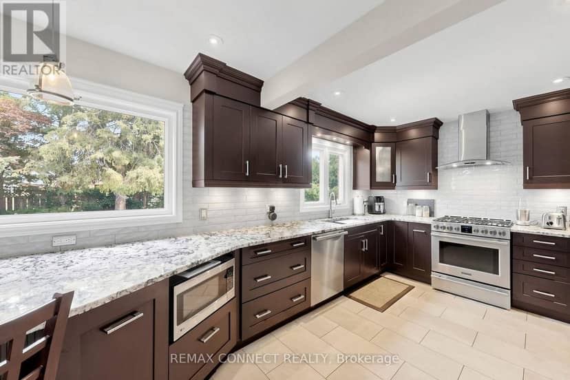 15 Satchell Boulevard, Toronto, photo 8