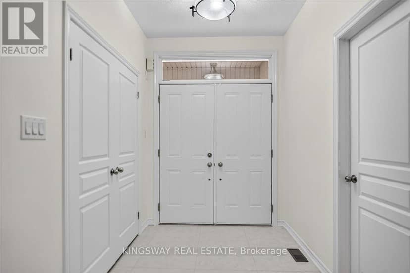 8 Monkton Circle — photo 3 of 40